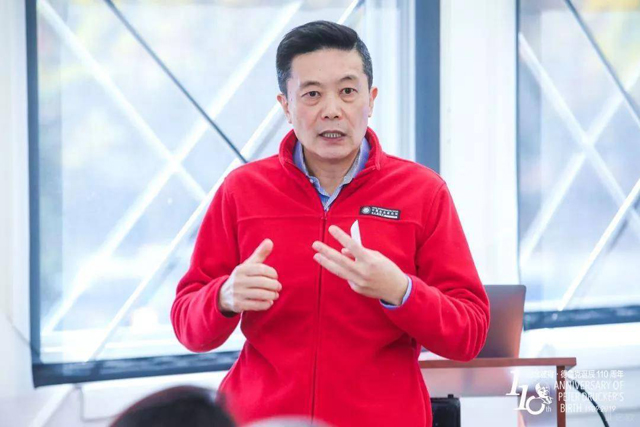 硅谷高科技專家王維嘉:目前人工智能不適合無人駕駛